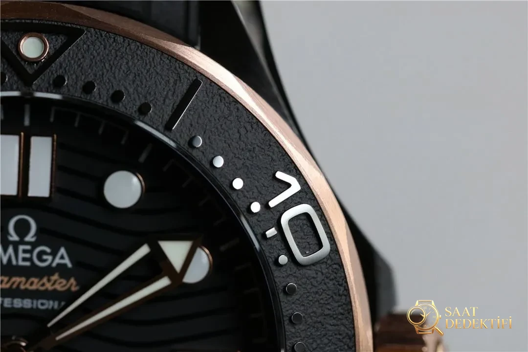 OR Factory Omega tam seramik Seamaster 300 rose gold, 8806 mekanizmalı: almaya değer mi? - Genel Açı ve Estetik Duruş
