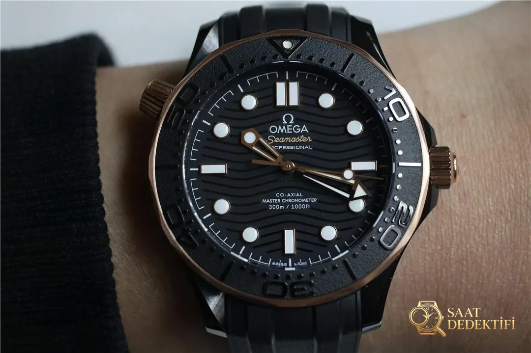 OR Factory Omega tam seramik Seamaster 300 rose gold, 8806 mekanizmalı: almaya değer mi? - Kordon Dokusu ve Dikiş Detayları