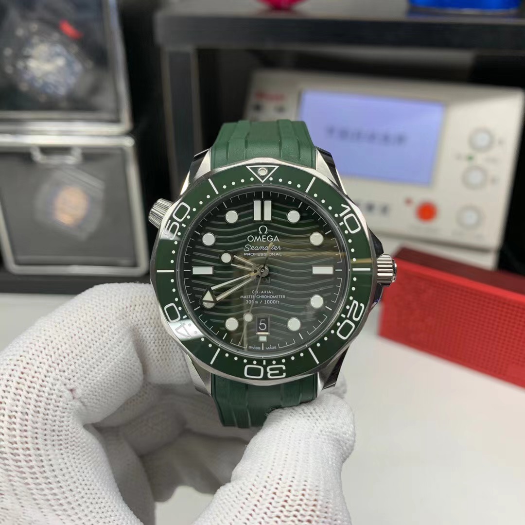 Replika Omega Seamaster 300m Yeşil