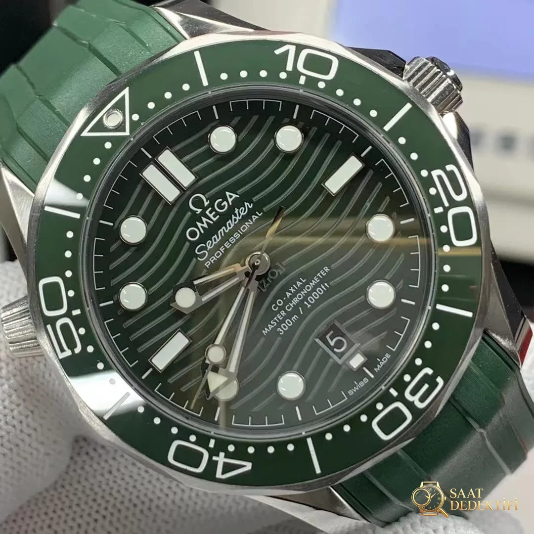 Replika Omega Seamaster Yeşil Wavy Kadran