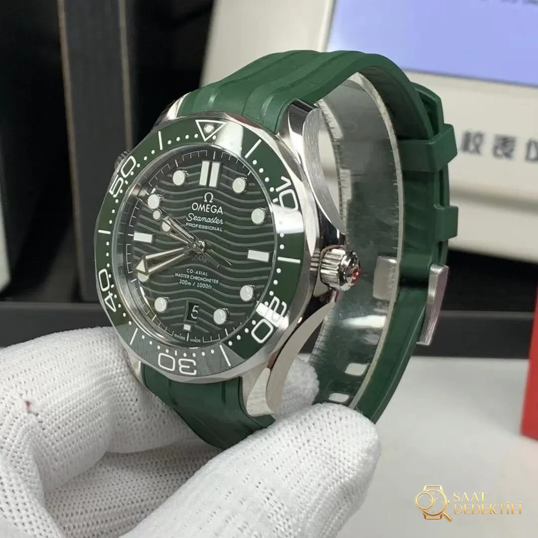 Omega Yeşil Seamaster Bezel