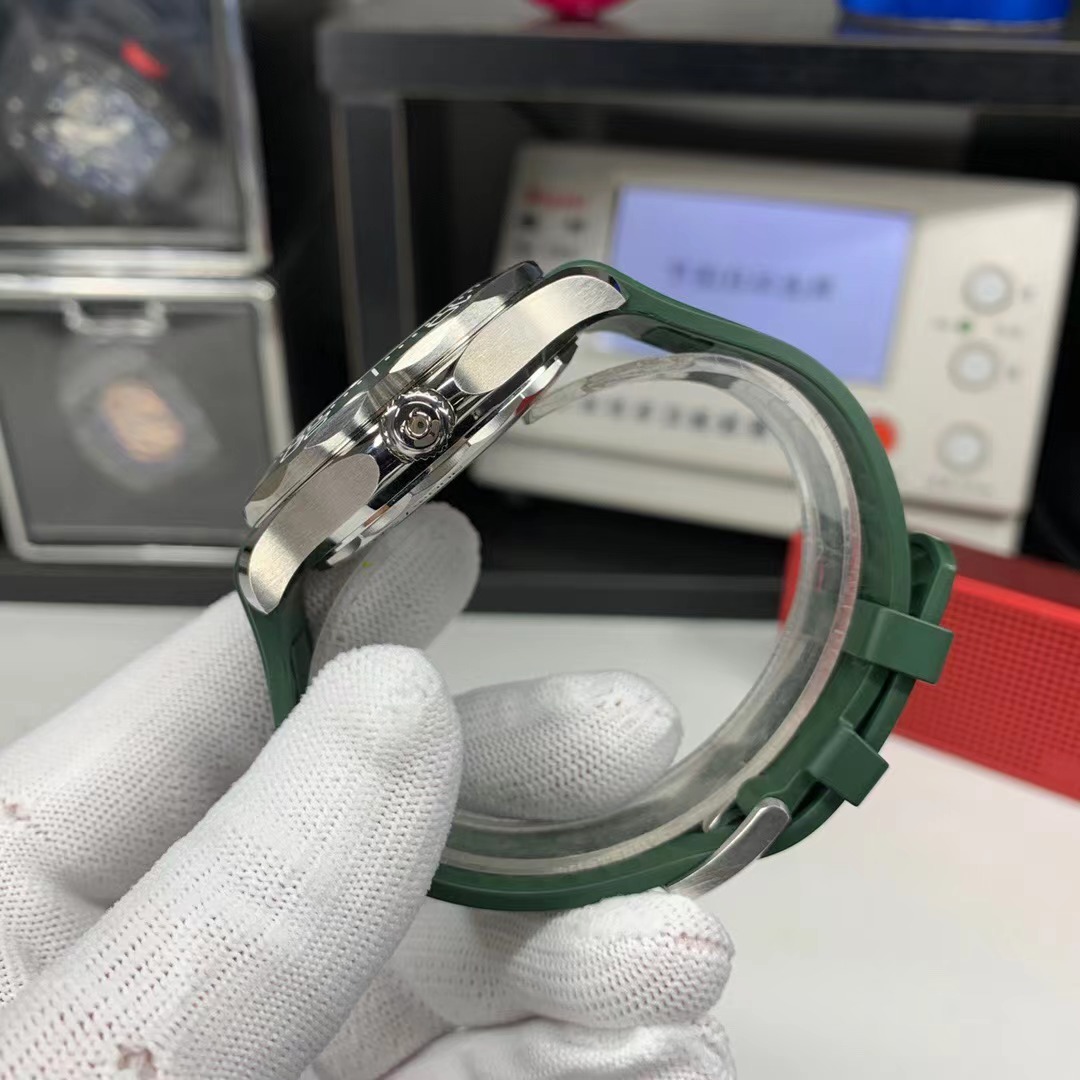 Omega Yeşil Seamaster Kurma Kolu