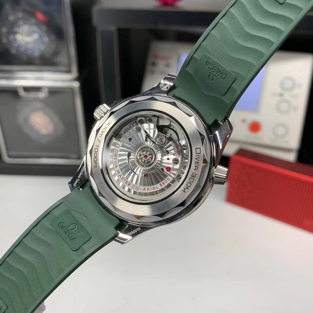Omega Yeşil Seamaster Mekanizma