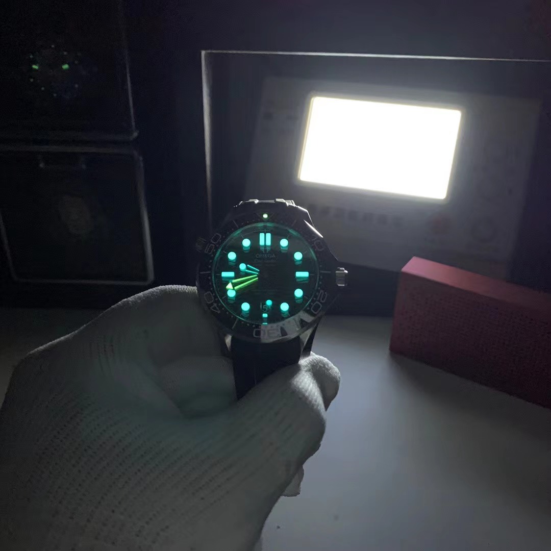 Omega Yeşil Seamaster Kadran Lume