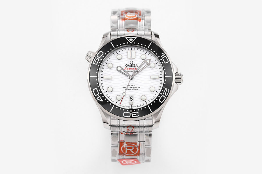 OR Factory Seamaster 300 (beyaz kadran) saati VS Factory ile kıyaslandığında nasıl — 1. fotoğraf