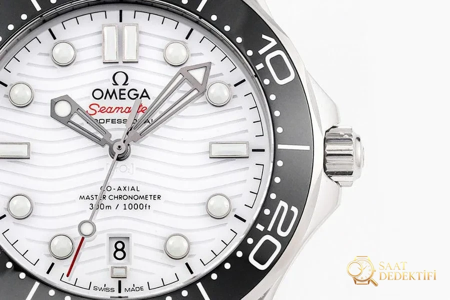 OR Factory Seamaster 300 (beyaz kadran) saati VS Factory ile kıyaslandığında nasıl - Makro Kadran ve İndeks İşçiliği