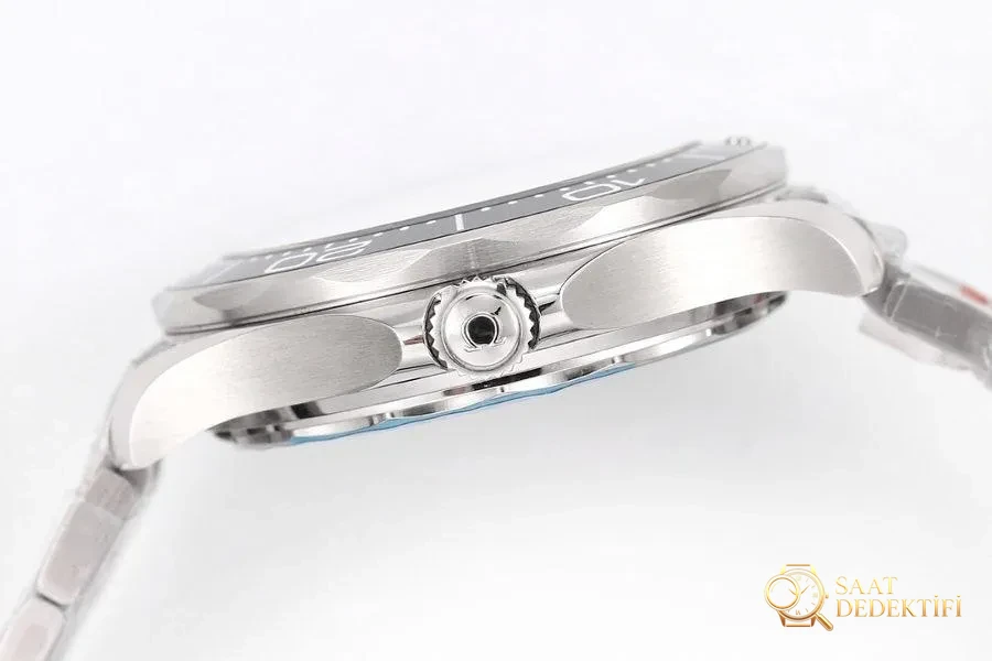 OR Factory Seamaster 300 (beyaz kadran) saati VS Factory ile kıyaslandığında nasıl - Fosfor ve Super-LumiNova Gece Görünümü