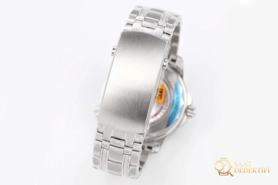 OR Factory Seamaster 300 (beyaz kadran) saati VS Factory ile kıyaslandığında nasıl - Yan Profil ve Kordon Bağlantısı