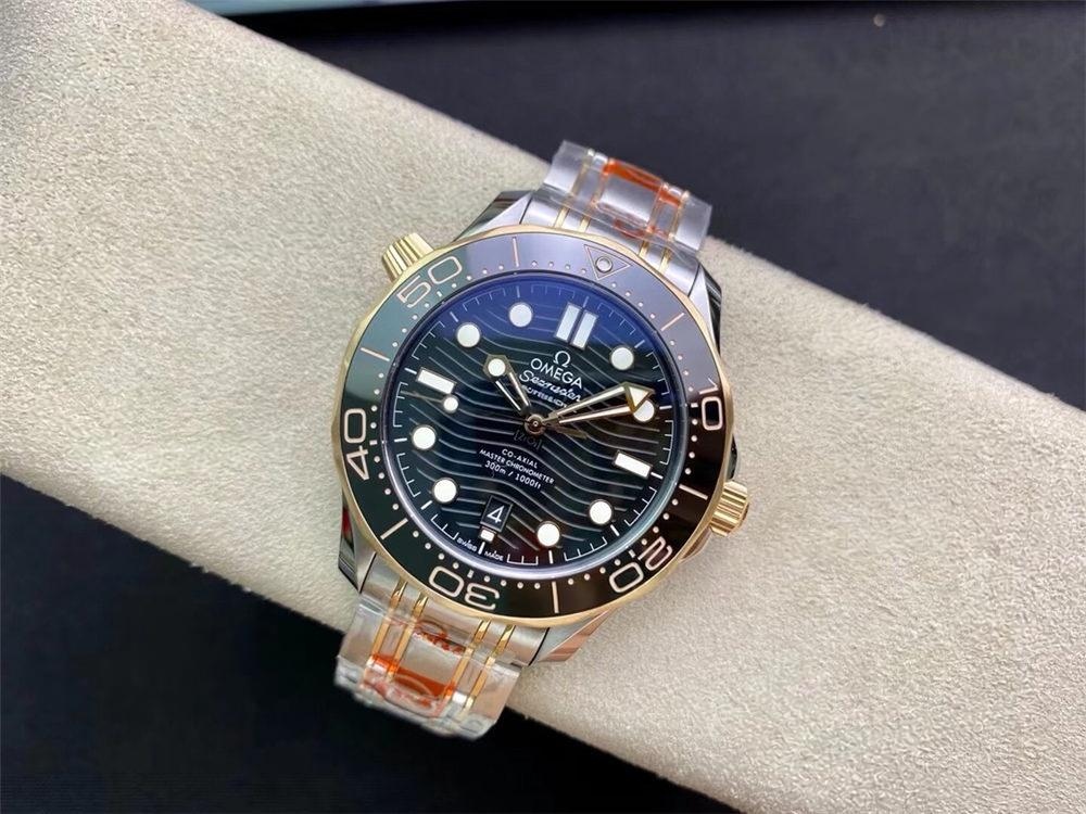 OR Factory Seamaster 300 çift renkli roze altın siyah kadran ile GF Factory arasındaki ilişki ne? — 1. fotoğraf