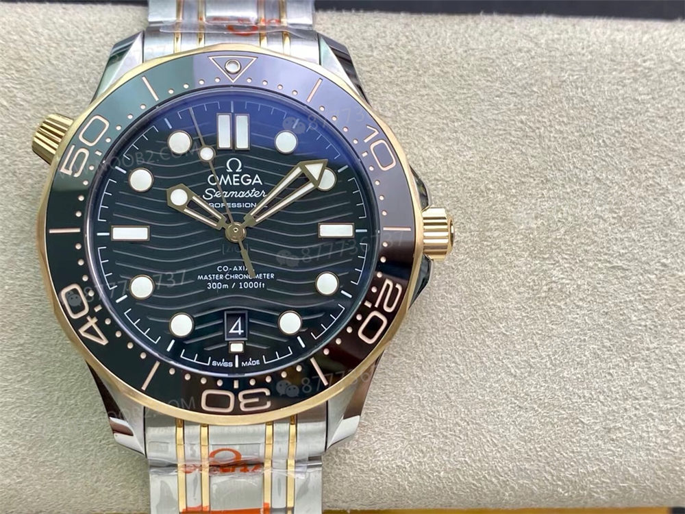 OR Factory Seamaster 300 çift renkli roze altın siyah kadran ile GF Factory arasındaki ilişki ne? — 2. fotoğraf