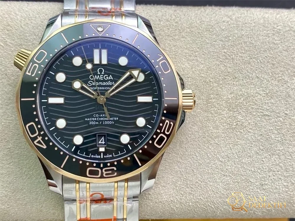 OR Factory Seamaster 300 çift renkli roze altın siyah kadran ile GF Factory arasındaki ilişki ne? - Kadran Detayı ve Bezel İşçiliği