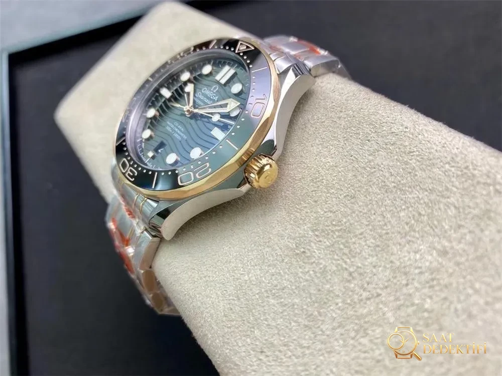 OR Factory Seamaster 300 çift renkli roze altın siyah kadran ile GF Factory arasındaki ilişki ne? - Klips Kilidi ve Lazer Damgalar