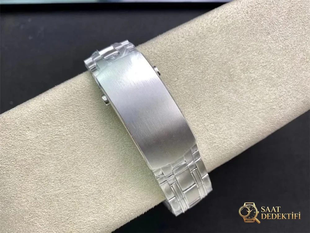 OR Factory Seamaster 300 panda kadran beyaz yüzeyin açıkları nerede? - Bilekte Duruş ve Kasa Orantısı