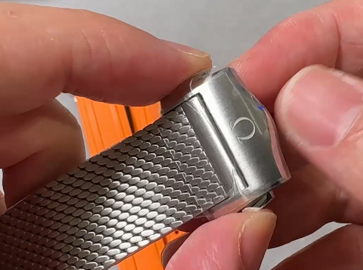 Toka Üzerindeki Omega Gravürü