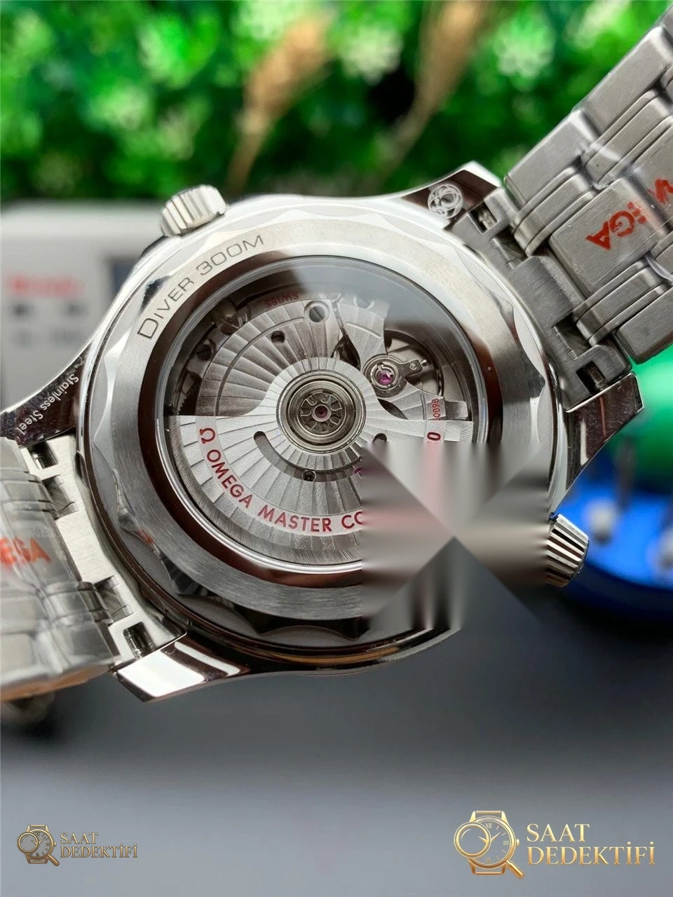 OR Factory vs VS Factory Omega Seamaster Diver 300M Karşılaştırması - Makro Laboratuvar ve Detay İncelemesi