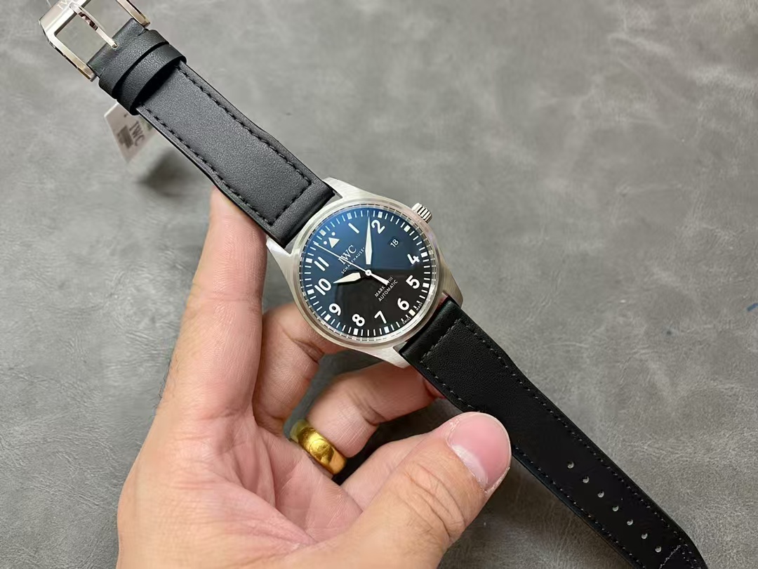 Siyah Deri Kayışlı Replika IWC Mark XVIII