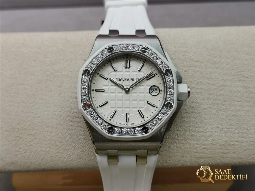fabbrica di stampi originale La qualità dell'orologio da donna Audemars Piguet Royal Oak 67540 è buona? - Rivestimento antiriflesso in vetro (AR).
