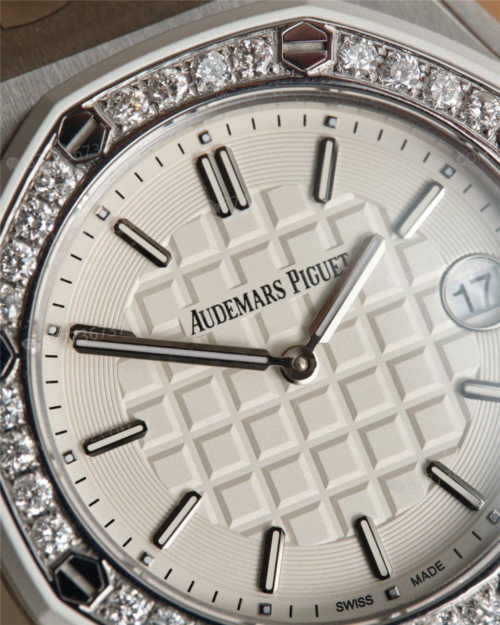 orijinal kalıp fabrikası Audemars Piguet Royal Oak 67540 kadın saatinin kalitesi iyi mi? — 21. fotoğraf
