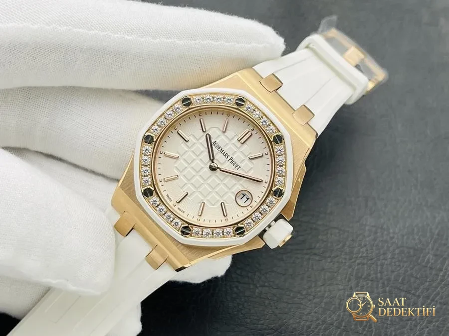 orijinal kalıp kalitesinde Audemars Piguet AP67540 Royal Oak Offshore serisi 37 MM kuvars kadın saati (altın model) incelemesi - ön görünüm