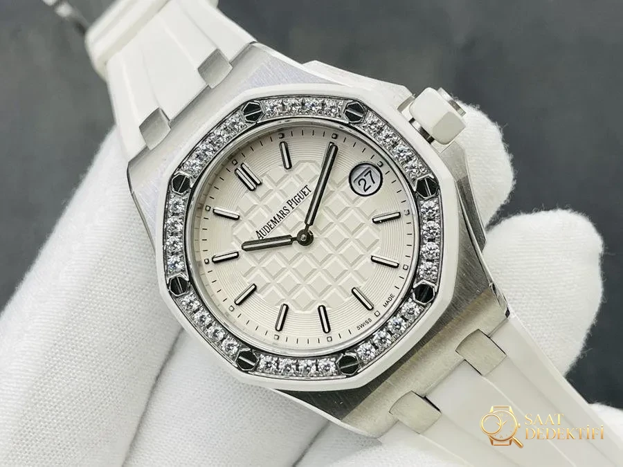 orijinal kalıp kalitesinde Audemars Piguet AP67540 Royal Oak Offshore serisi 37 MM kuvars kadın saati (gümüş renk) incelemesi - Kadran Detayı ve Bezel İşçiliği