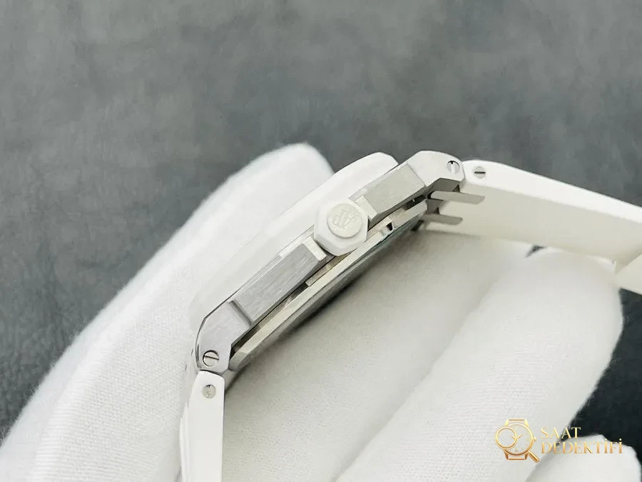orijinal kalıp kalitesinde Audemars Piguet AP67540 Royal Oak Offshore serisi 37 MM kuvars kadın saati (gümüş renk) incelemesi - Kasa Profili ve Kurma Kolu İncelemesi
