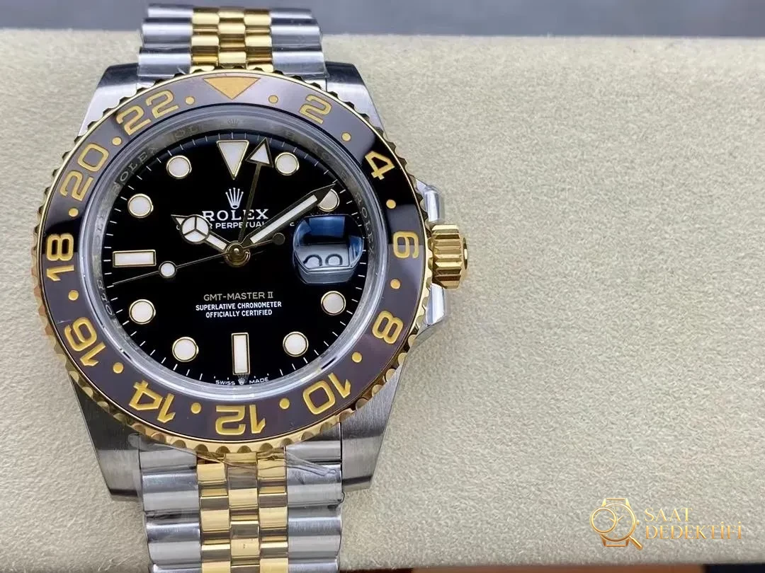 Rolex GMT-Master II Review - Front View and Case Design