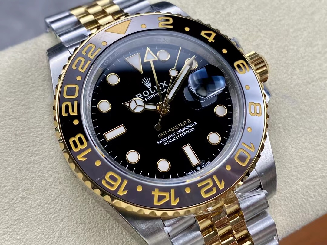 Rolex GMT-Master II 126713GRNR Bezel
