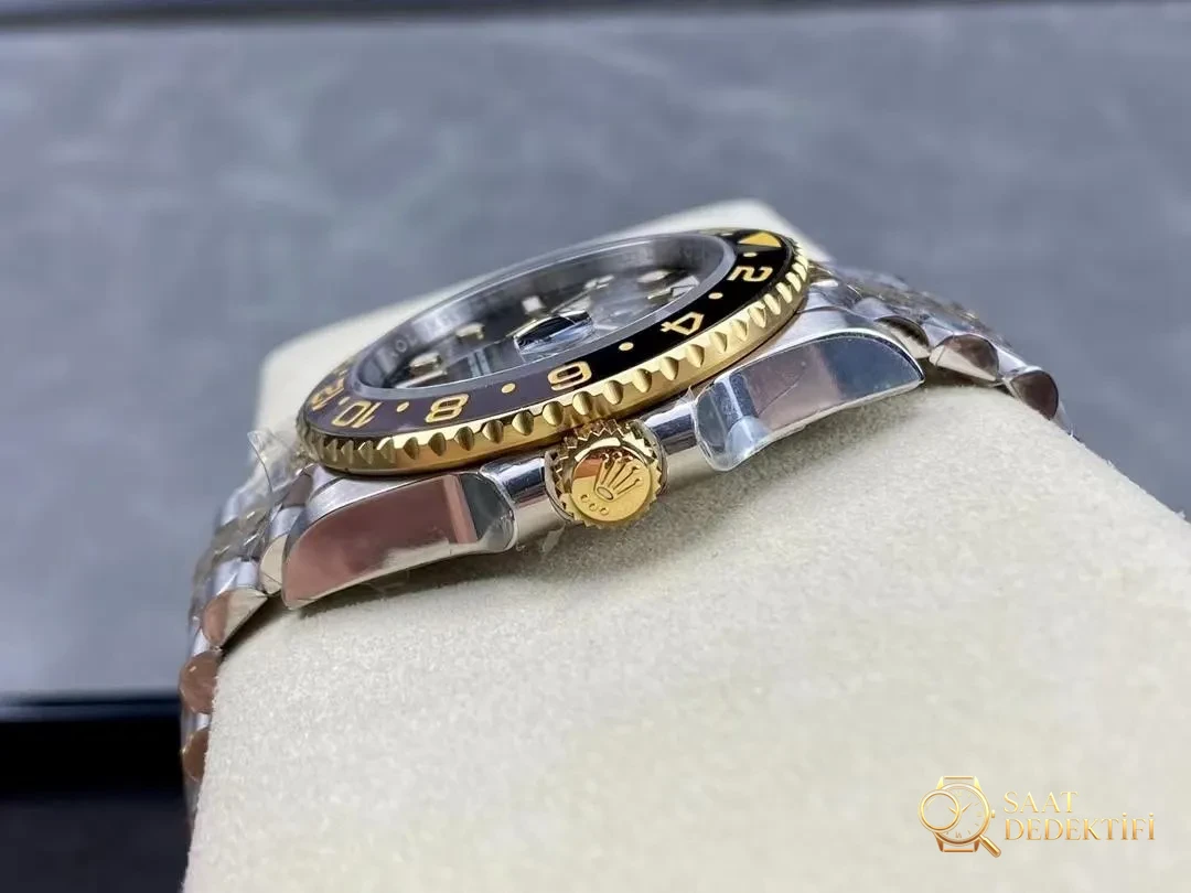 Rolex GMT-Master II 126713GRNR Crown