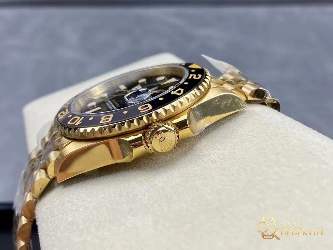 Rolex GMT-Master II 126718GRNR Crown