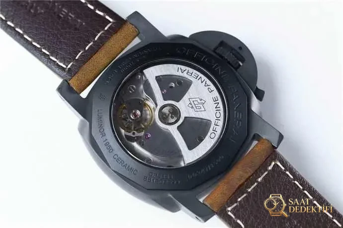 Panerai Pam441 Saat İncelemesi - Klips Kilidi ve Lazer Damgalar