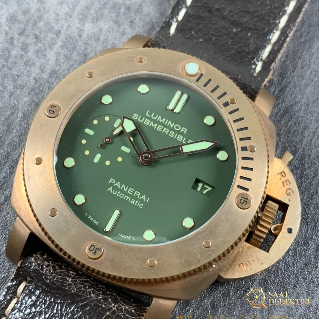 Panerai VS382 bronz saatin replikası nasıl? Nasıl yenilenir ve eskitilir? - Arka Kapak ve Mekanizma Detayı