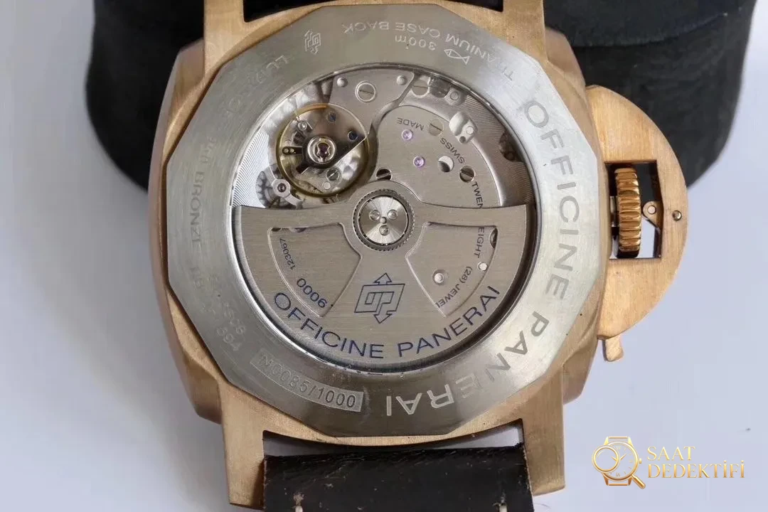 Panerai VS382 bronz saatin replikası nasıl? Nasıl yenilenir ve eskitilir? - Kasa Çeliği ve Polisaj Kalitesi