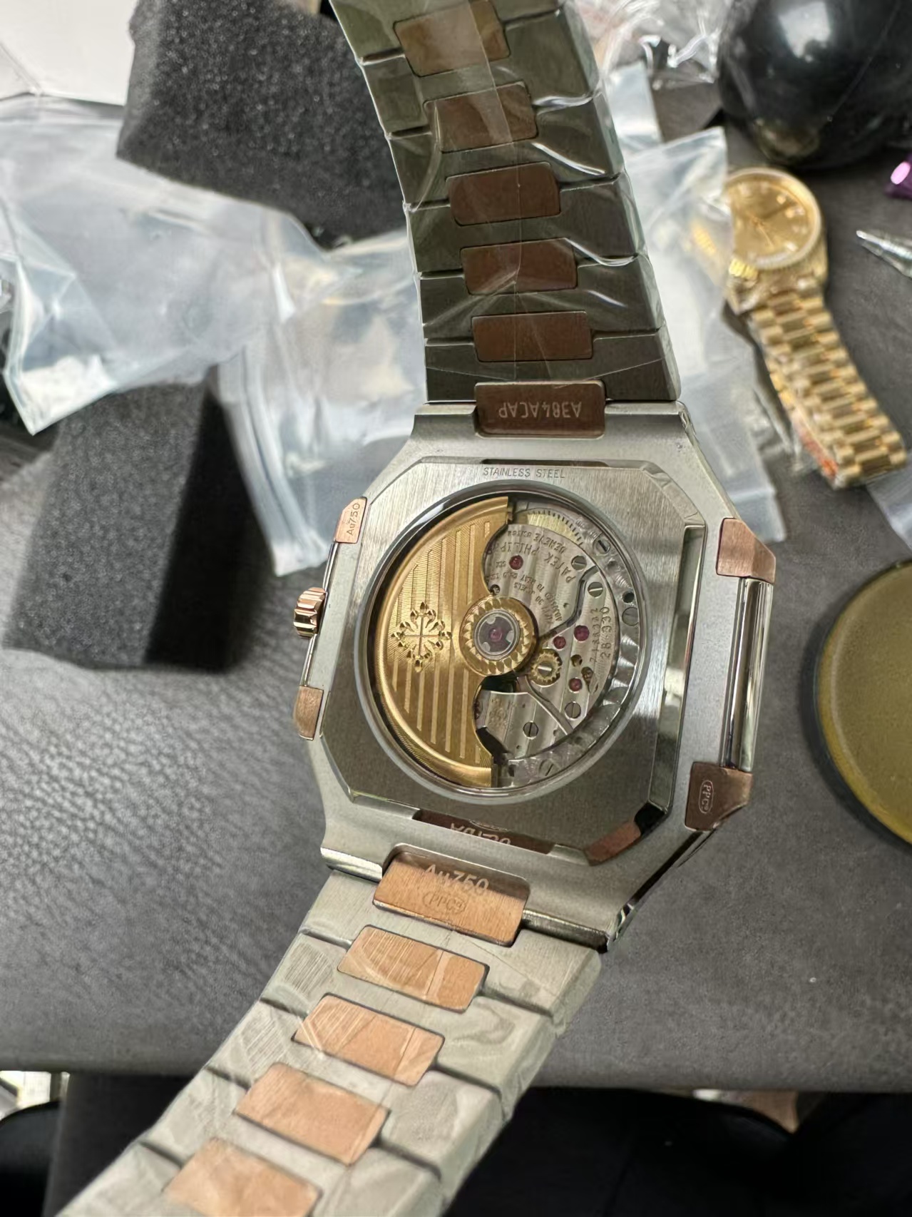 Patek Philippe Cubitus 5821 Fotoğrafları — 25. fotoğraf