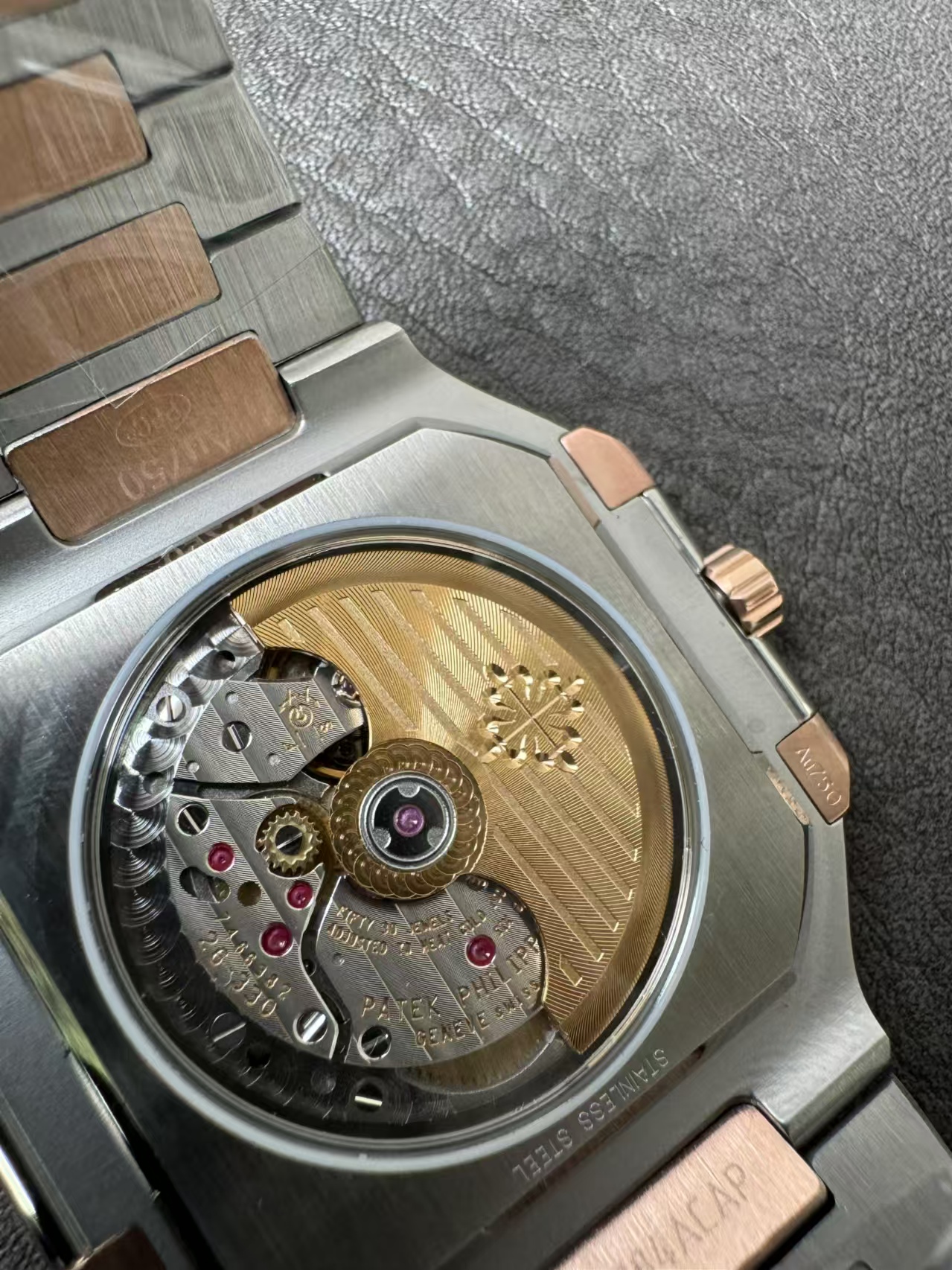 Patek Philippe Cubitus 5821 Fotoğrafları — 28. fotoğraf