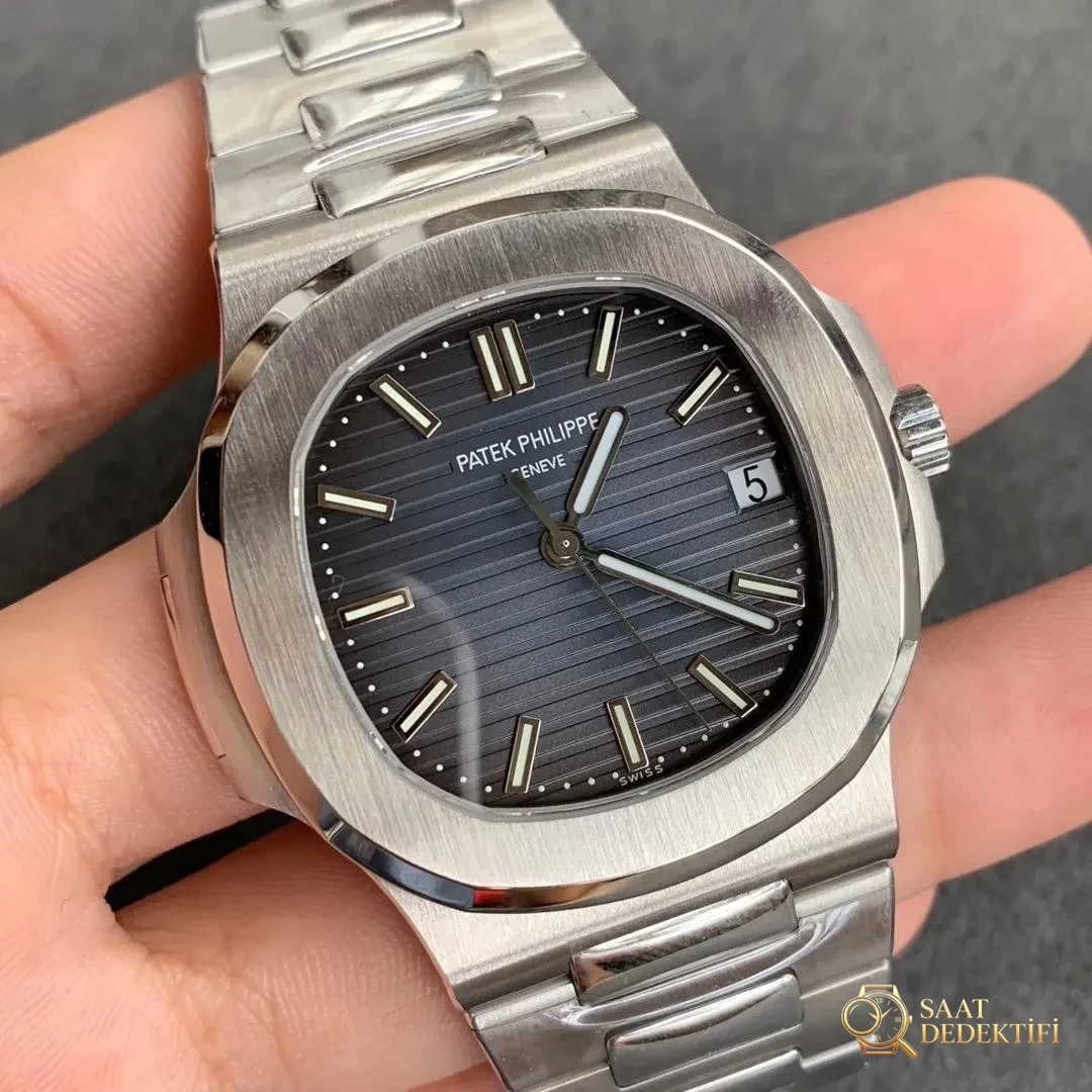 Patek Philippe Nautilus 5711 Karşılaştırma İncelemesi: PPF, MK ve PF - Kadran Detayı ve Bezel İşçiliği
