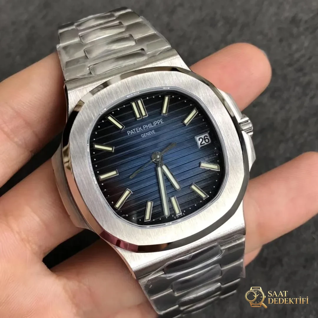 Patek Philippe Nautilus 5711 Karşılaştırma İncelemesi: PPF, MK ve PF - Yan Profil ve Kordon Bağlantısı