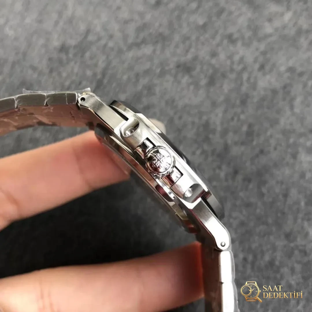 Patek Philippe Nautilus 5711 Karşılaştırma İncelemesi: PPF, MK ve PF - Kasa Çeliği ve Polisaj Kalitesi