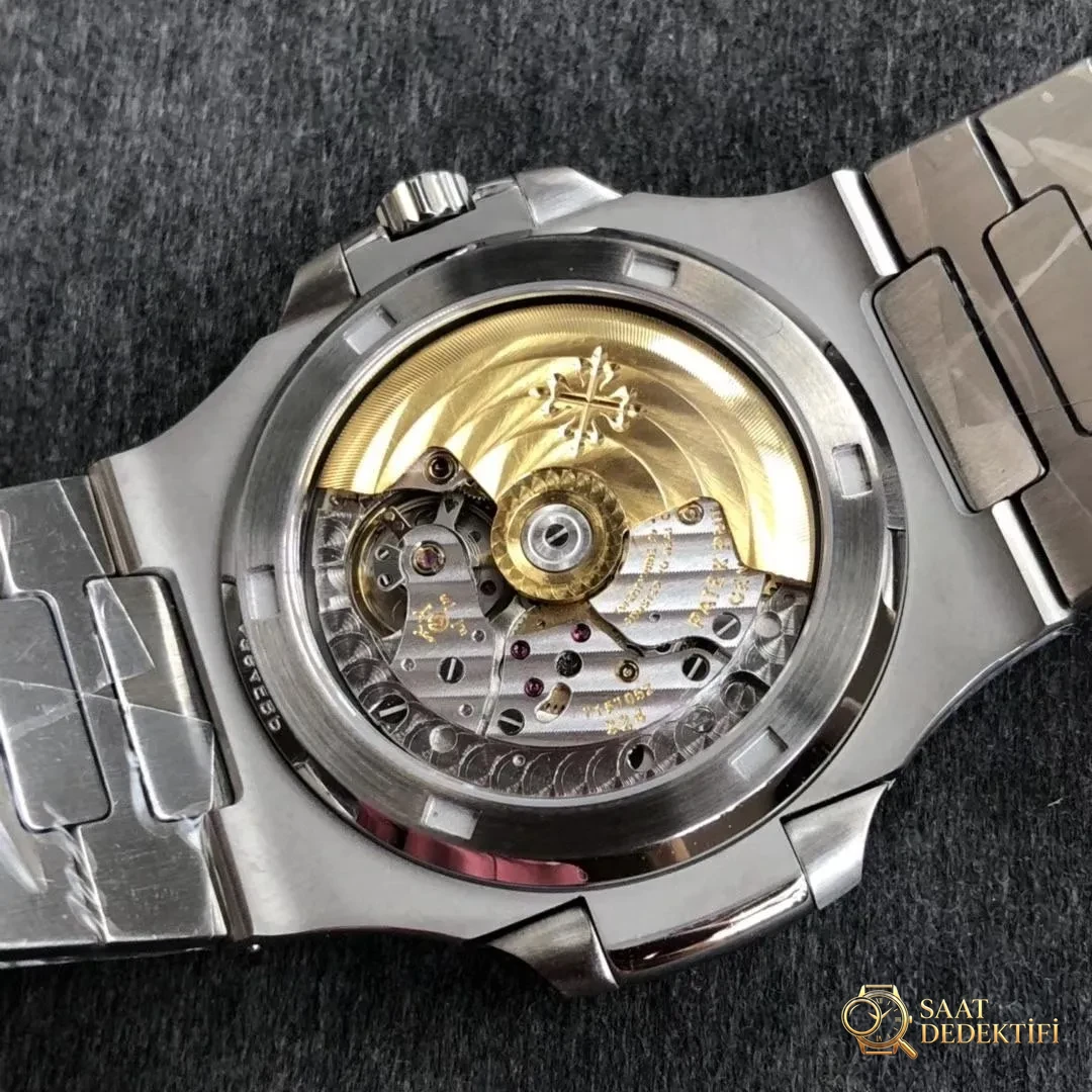 Patek Philippe Nautilus 5711 Karşılaştırma İncelemesi: PPF, MK ve PF - Kadran İbreleri ve Saniye Akışı