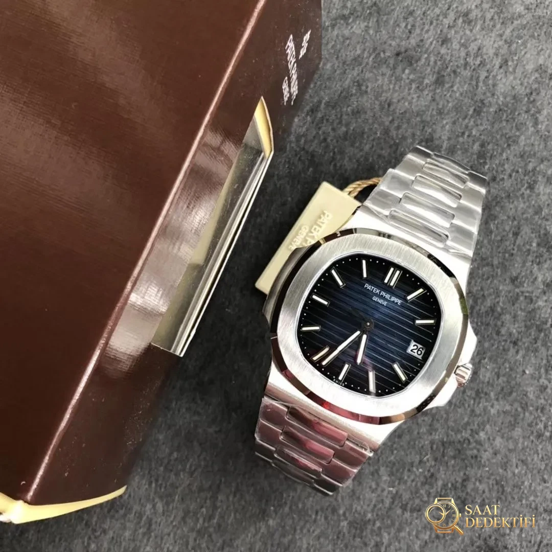 Patek Philippe Nautilus 5711 Karşılaştırma İncelemesi: PPF, MK ve PF - Cam Yansıma Önleyici (AR) Kaplama