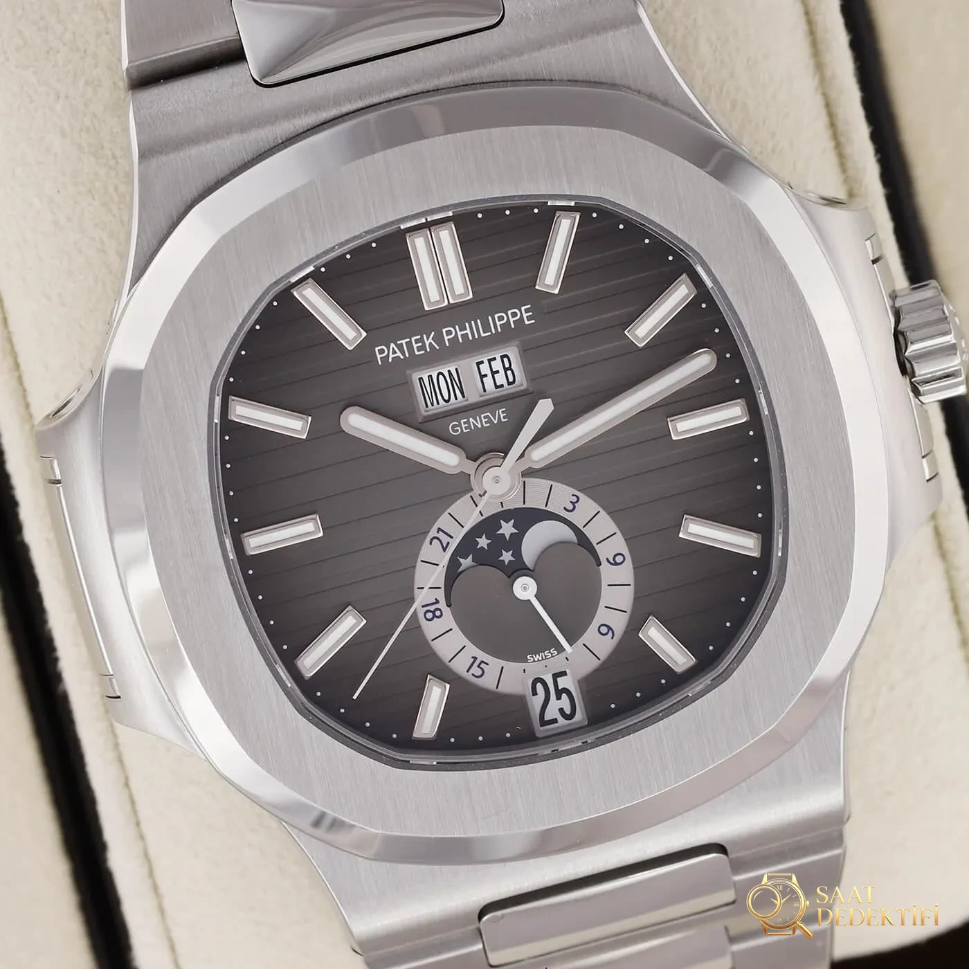 Patek Philippe 57261a 001 Nautilus Yıllık Takvim Ay Fazı 02