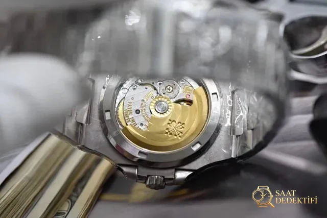 Replika Patek 5711 Cam Kasa Arkası