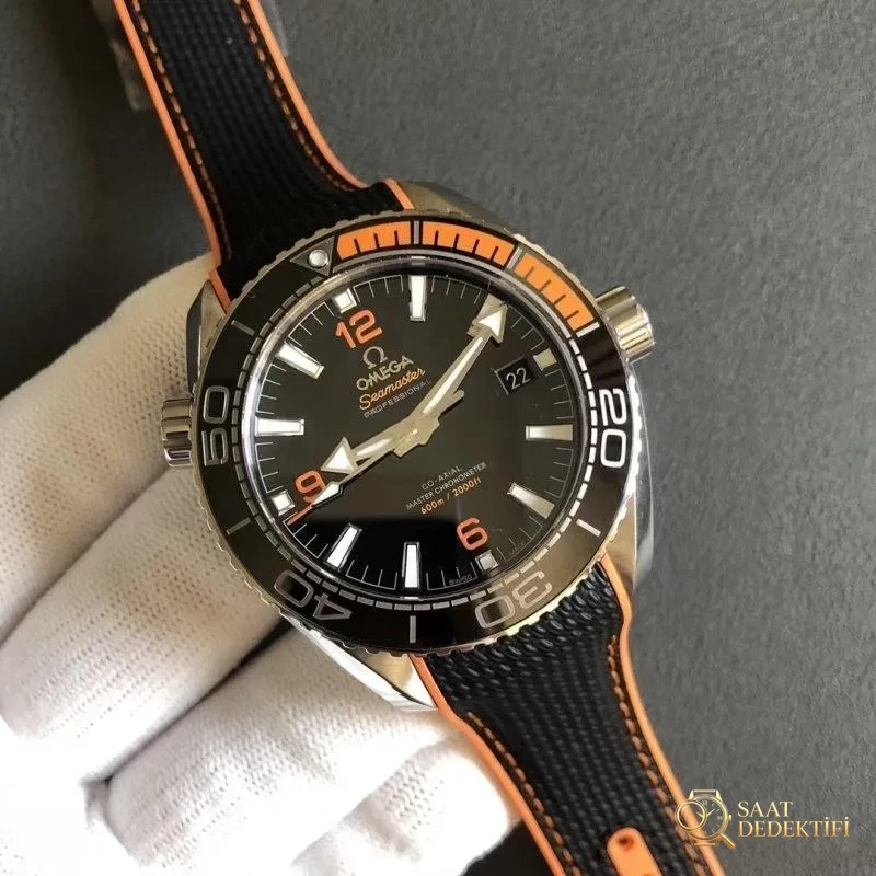 Planet Ocean 600M: VS Factory Omega Seamaster 600M çeyrek turuncu ve orijinal karşılaştırmalı inceleme - Makro Kadran ve İndeks İşçiliği