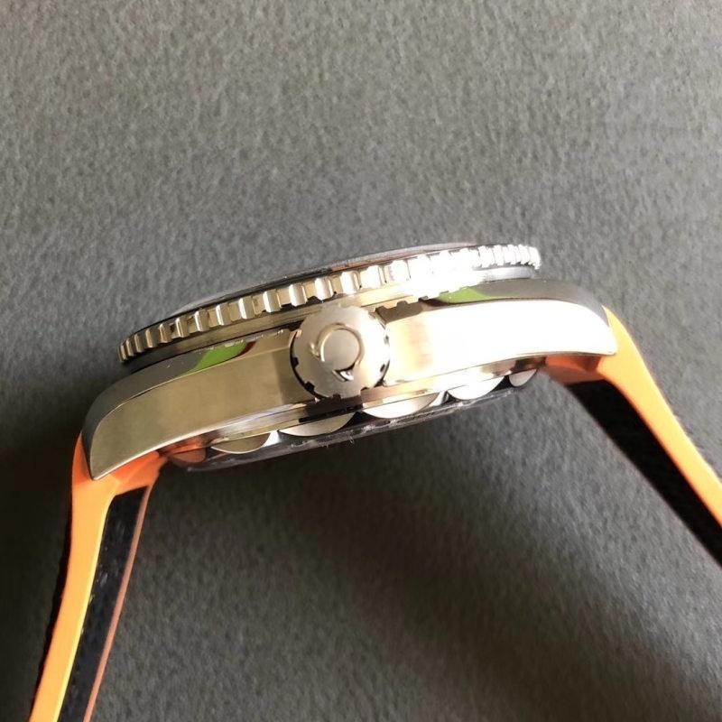 Planet Ocean 600M: VS Factory Omega Seamaster 600M çeyrek turuncu ve orijinal karşılaştırmalı inceleme — 9. fotoğraf