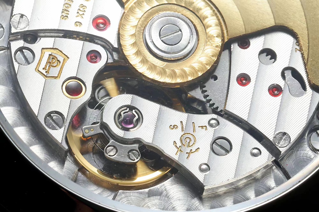 PPF Factory 2025 yılının en iddialı önerisi! Yeni "çelik kral" Patek Philippe Ref.5726/1A Nautilus yıllık takvim saati resmen tahta çıkıyor! — 8. fotoğraf