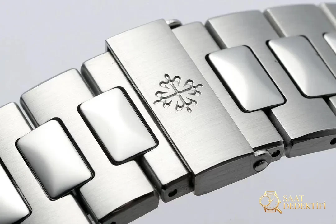 PPF Factory 2025 yılının en iddialı önerisi! Yeni "çelik kral" Patek Philippe Ref.5726/1A Nautilus yıllık takvim saati resmen tahta çıkıyor! - görsel 17