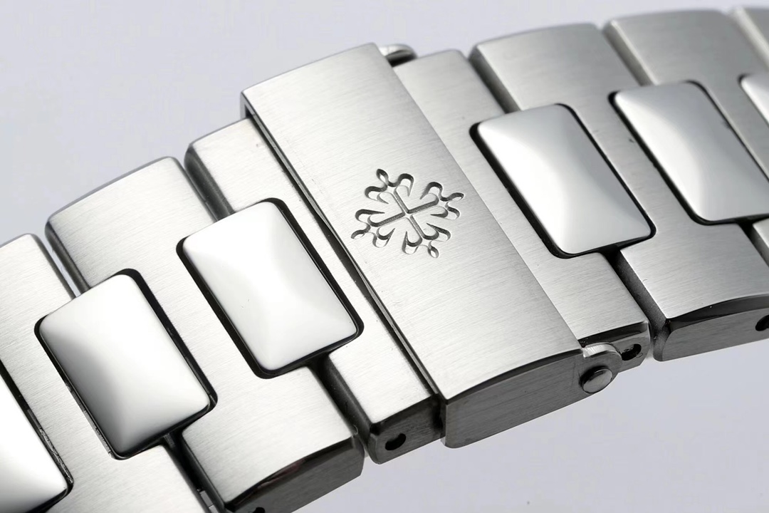 PPF Factory 2025 yılının en iddialı önerisi! Yeni "çelik kral" Patek Philippe Ref.5726/1A Nautilus yıllık takvim saati resmen tahta çıkıyor! — 26. fotoğraf