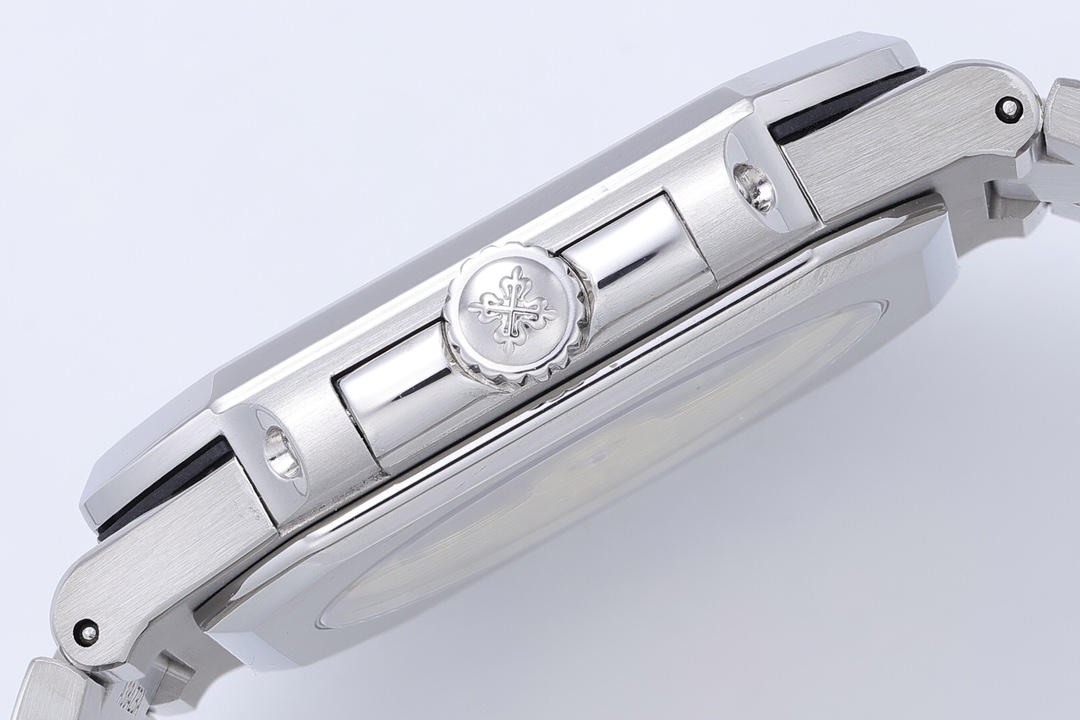 PPF Factory 2025'in zirve yapımı | Patek Philippe Cubitus 5821 "küçük televizyon", zarif spor saatlerde yeni bir çıta belirliyor — 14. fotoğraf