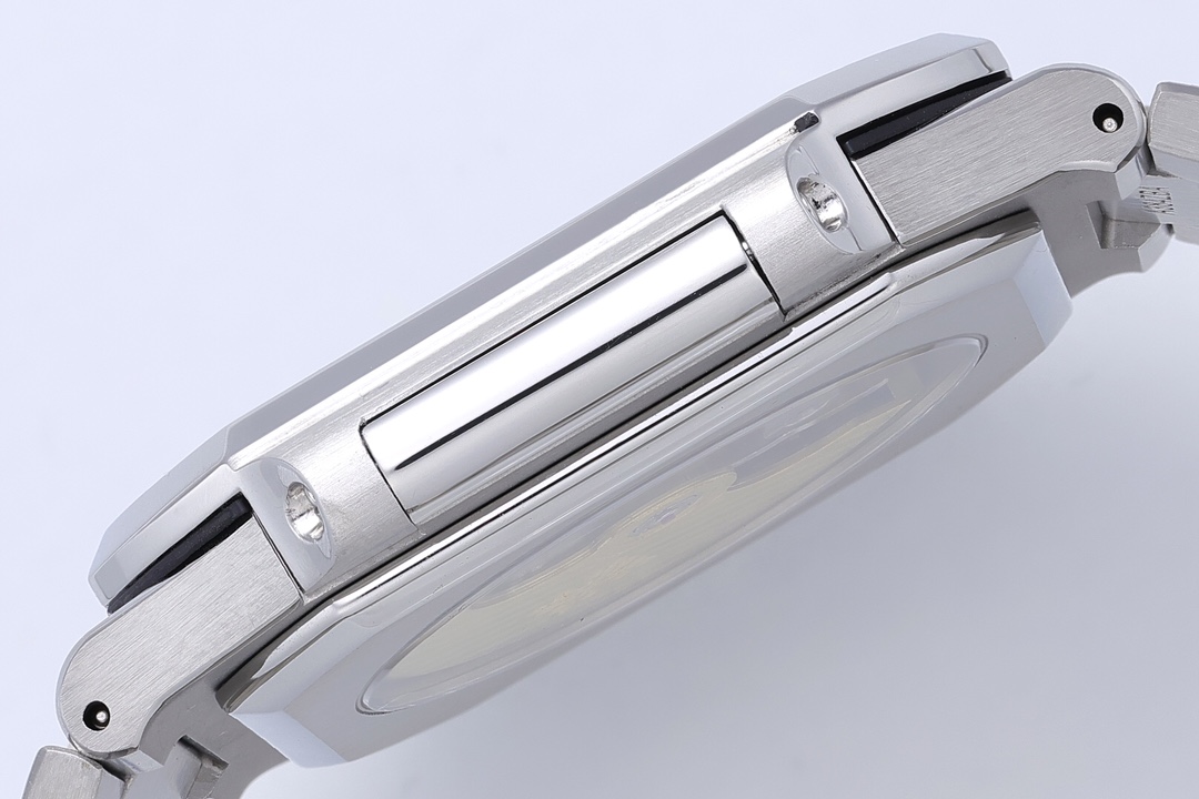 PPF Factory 2025'in zirve yapımı | Patek Philippe Cubitus 5821 "küçük televizyon", zarif spor saatlerde yeni bir çıta belirliyor — 17. fotoğraf