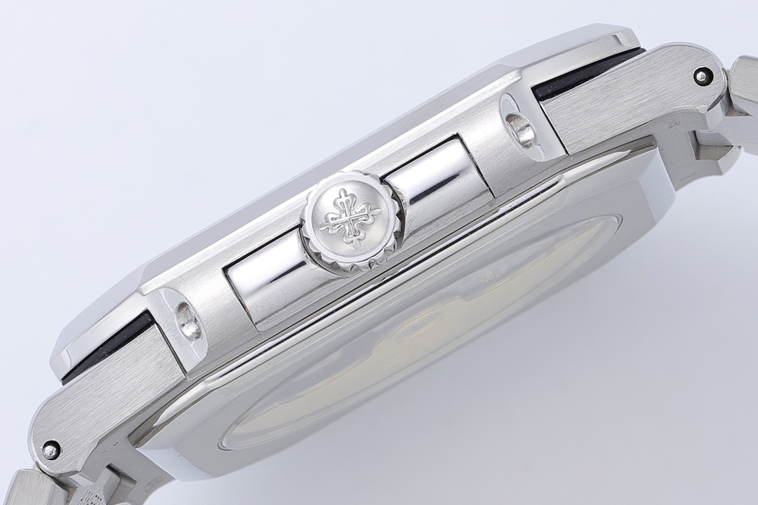 PPF Factory 2025'in zirve yapımı | Patek Philippe Cubitus 5821 "küçük televizyon", zarif spor saatlerde yeni bir çıta belirliyor — 34. fotoğraf