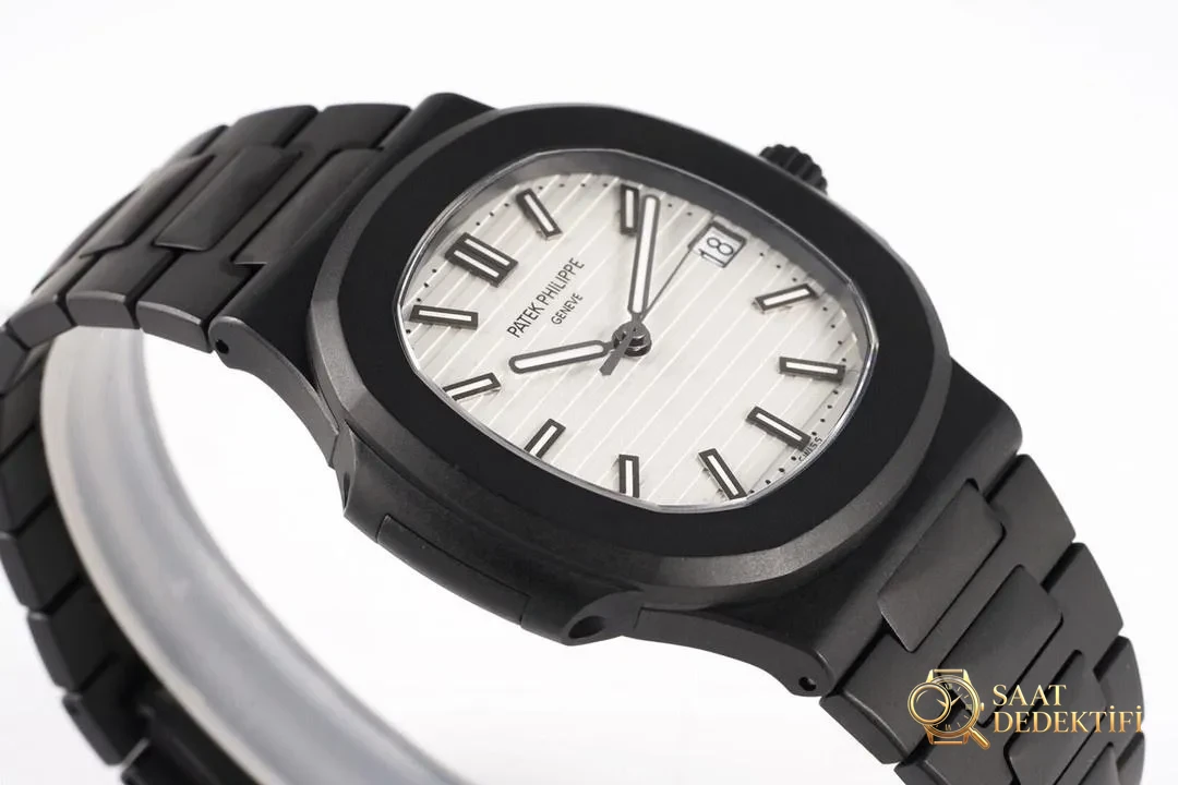 PPF Factory Nautilus V4 versiyonu karbon kaplamalı siyah elmas kalitesi iyi mi? - Arka Kapak ve Mekanizma Detayı